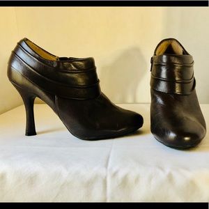 Heeled boots